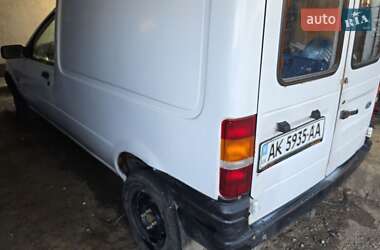 Хэтчбек Ford Fiesta 1993 в 