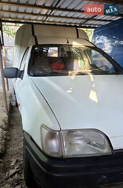 Хэтчбек Ford Fiesta 1993 в 