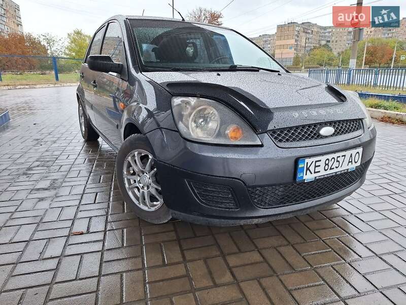 Хэтчбек Ford Fiesta 2007 в 