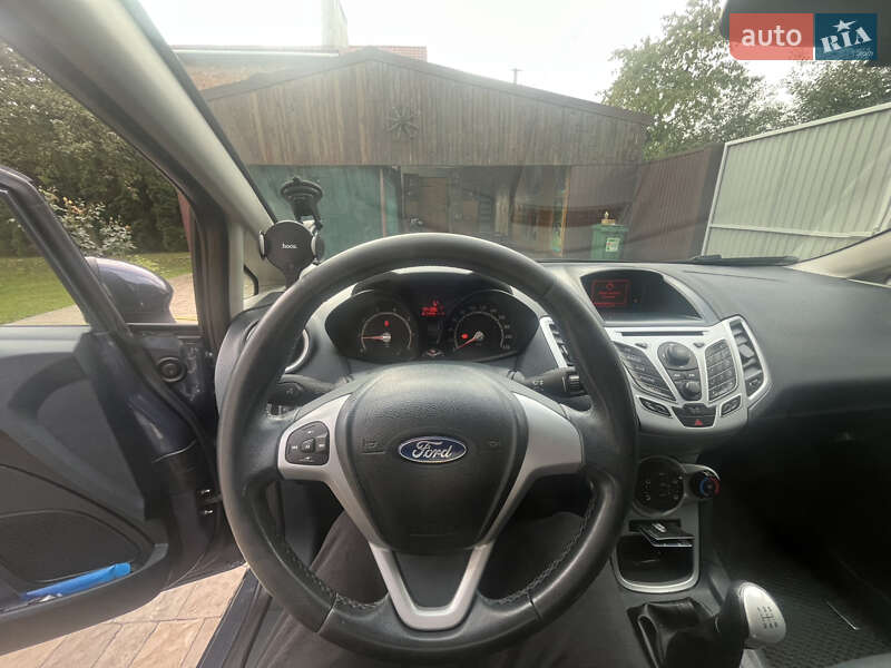 Хэтчбек Ford Fiesta 2012 в Львове