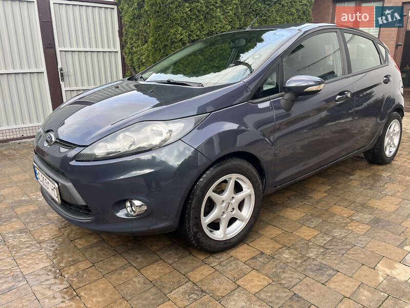 Хэтчбек Ford Fiesta 2012 в Львове