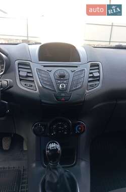Хэтчбек Ford Fiesta 2013 в 