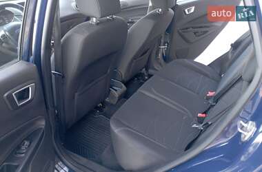 Хэтчбек Ford Fiesta 2013 в 