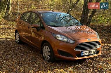 Хэтчбек Ford Fiesta 2015 в 