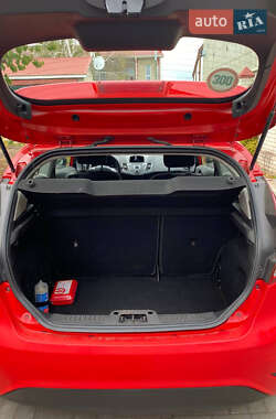 Хэтчбек Ford Fiesta 2013 в 