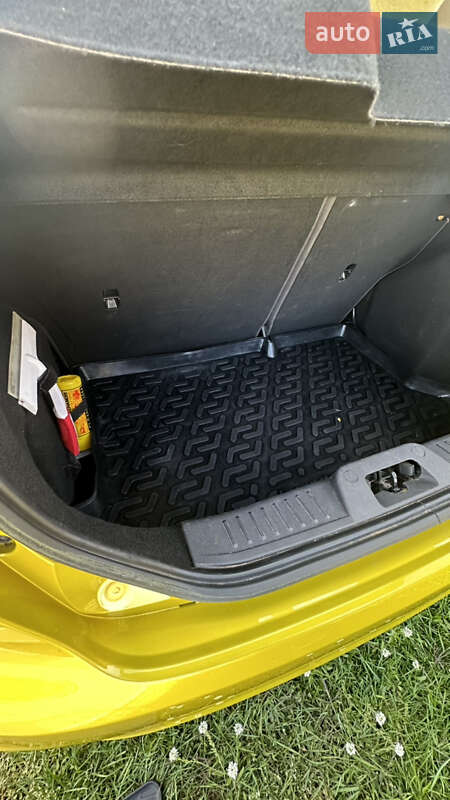 Хэтчбек Ford Fiesta 2013 в Черкассах фото 10 Хэтчбек Ford Fiesta 2013 в Черкассах