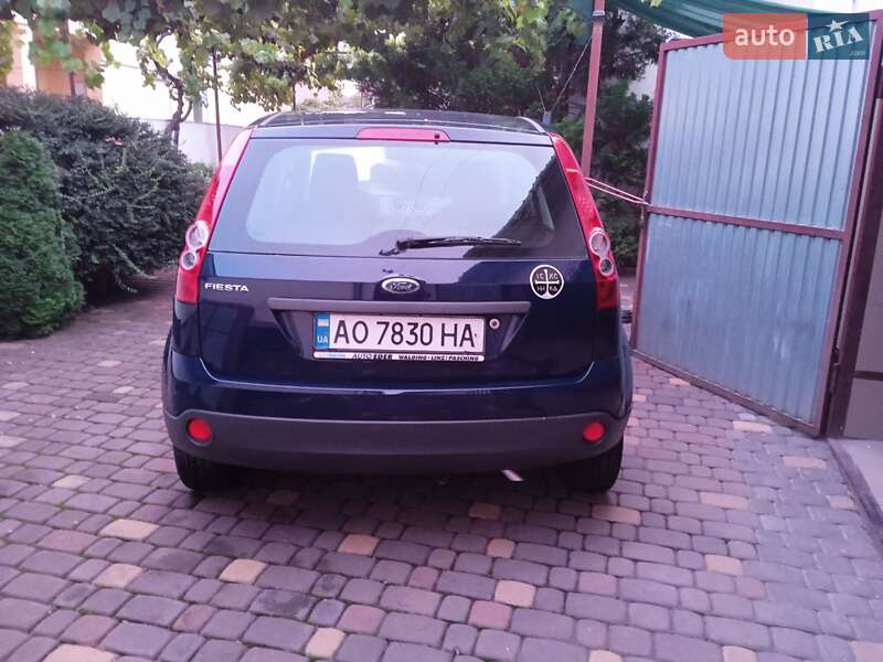 Хэтчбек Ford Fiesta 2008 в Мукачево