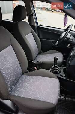 Хэтчбек Ford Fiesta 2008 в 