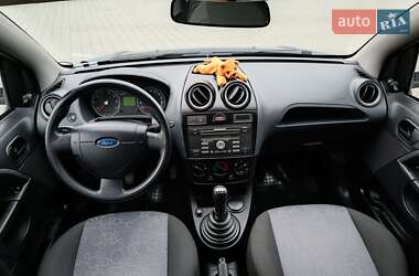 Хэтчбек Ford Fiesta 2008 в 