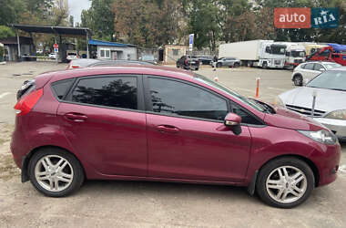 Хэтчбек Ford Fiesta 2011 в 