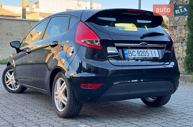 Хэтчбек Ford Fiesta 2012 в 