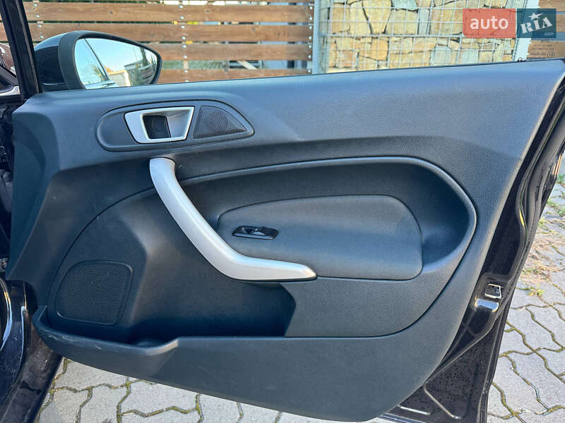 Хэтчбек Ford Fiesta 2012 в Львове фото 23 Хэтчбек Ford Fiesta 2012 в Львове