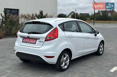 Хэтчбек Ford Fiesta 2010 в 