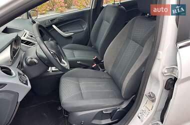Хэтчбек Ford Fiesta 2010 в 