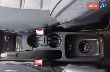 Хэтчбек Ford Fiesta 2013 в 