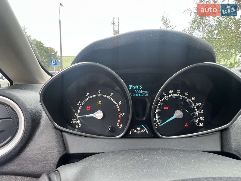 Седан Ford Fiesta 2017 в Львове