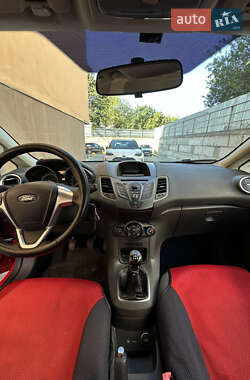 Хэтчбек Ford Fiesta 2013 в 