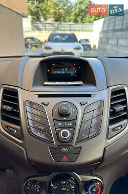 Хэтчбек Ford Fiesta 2013 в 