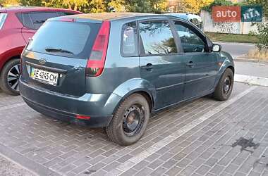 Хэтчбек Ford Fiesta 2003 в 