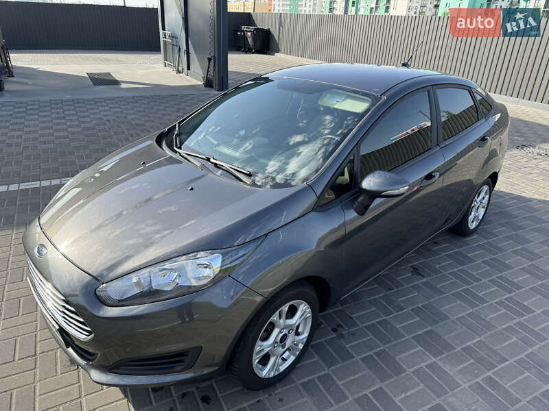 Седан Ford Fiesta 2016 в 