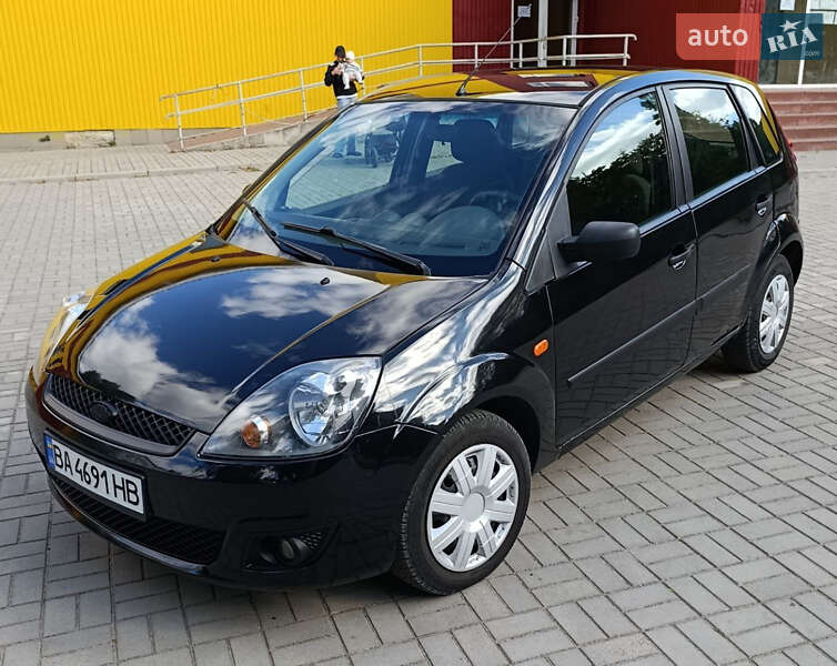 Хэтчбек Ford Fiesta 2006 в 