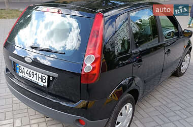 Хэтчбек Ford Fiesta 2006 в 