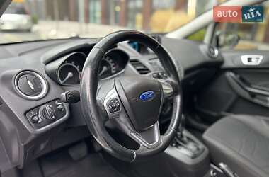 Хэтчбек Ford Fiesta 2013 в 