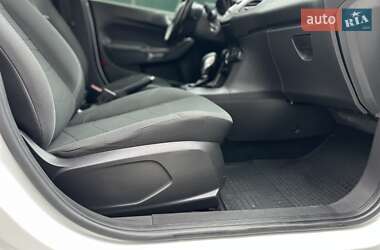 Хэтчбек Ford Fiesta 2013 в 