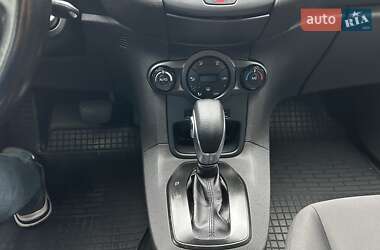 Хэтчбек Ford Fiesta 2013 в 