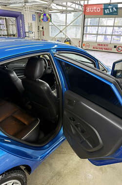 Хэтчбек Ford Fiesta 2011 в 
