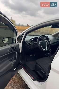 Хэтчбек Ford Fiesta 2018 в 
