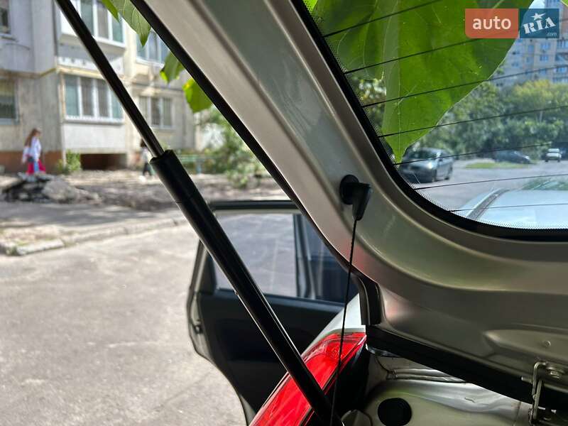 Хэтчбек Ford Fiesta 2006 в Киеве