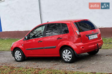 Хэтчбек Ford Fiesta 2007 в 