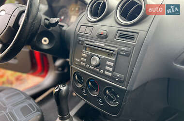 Хэтчбек Ford Fiesta 2007 в 