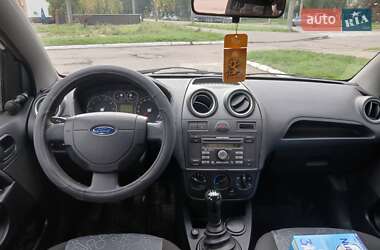 Хэтчбек Ford Fiesta 2007 в 