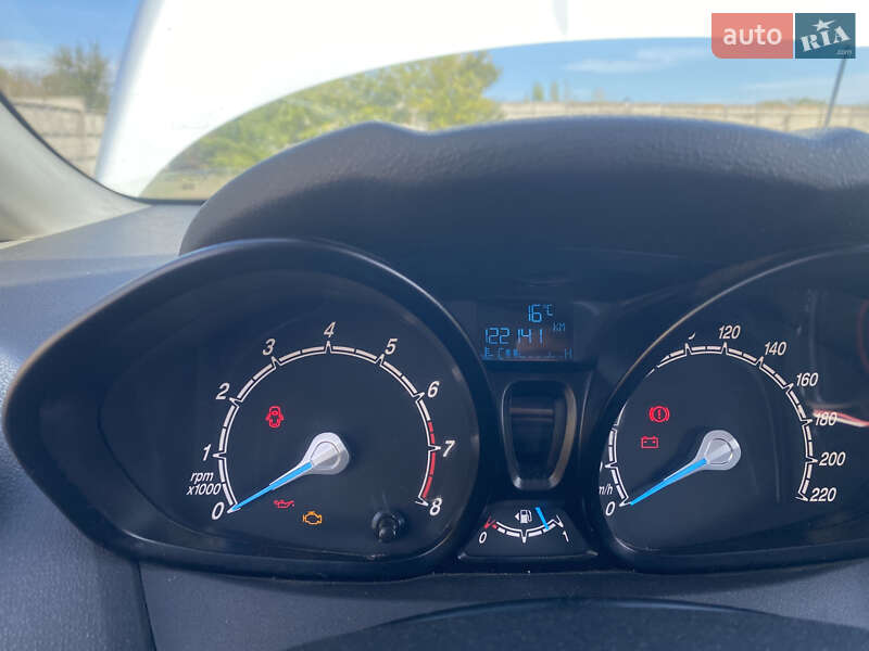 Хэтчбек Ford Fiesta 2012 в Днепре
