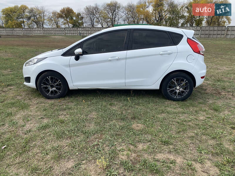 Хэтчбек Ford Fiesta 2012 в Днепре