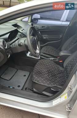 Седан Ford Fiesta 2016 в 