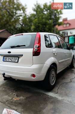 Хэтчбек Ford Fiesta 2007 в 