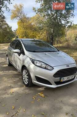 Хэтчбек Ford Fiesta 2012 в 