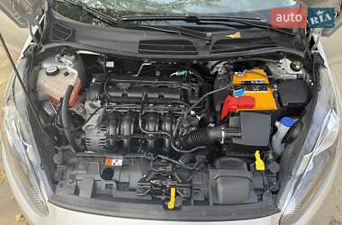 Хэтчбек Ford Fiesta 2012 в 