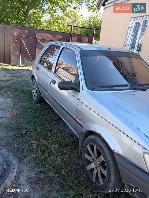 Хэтчбек Ford Fiesta 1995 в 
