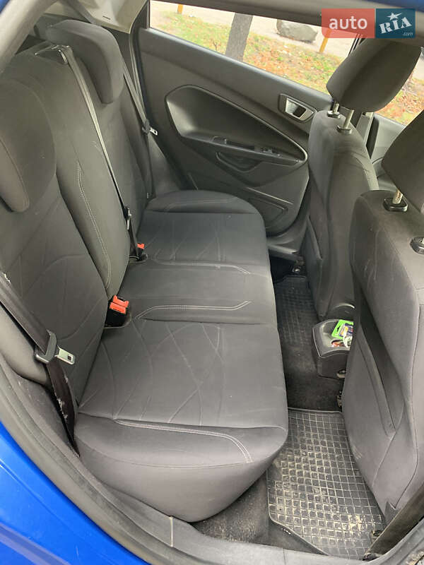 Хэтчбек Ford Fiesta 2013 в Днепре