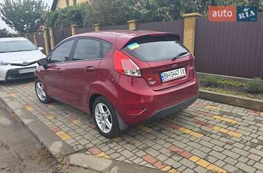 Хэтчбек Ford Fiesta 2017 в 