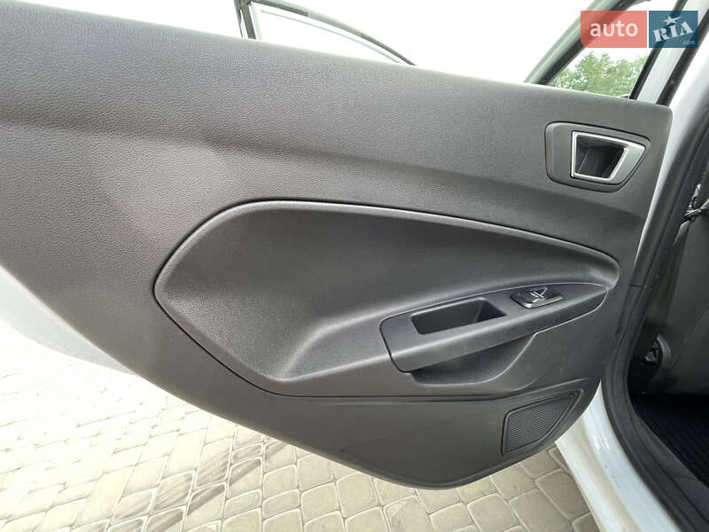 Хэтчбек Ford Fiesta 2016 в Харькове