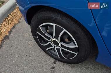 Хэтчбек Ford Fiesta 2016 в 