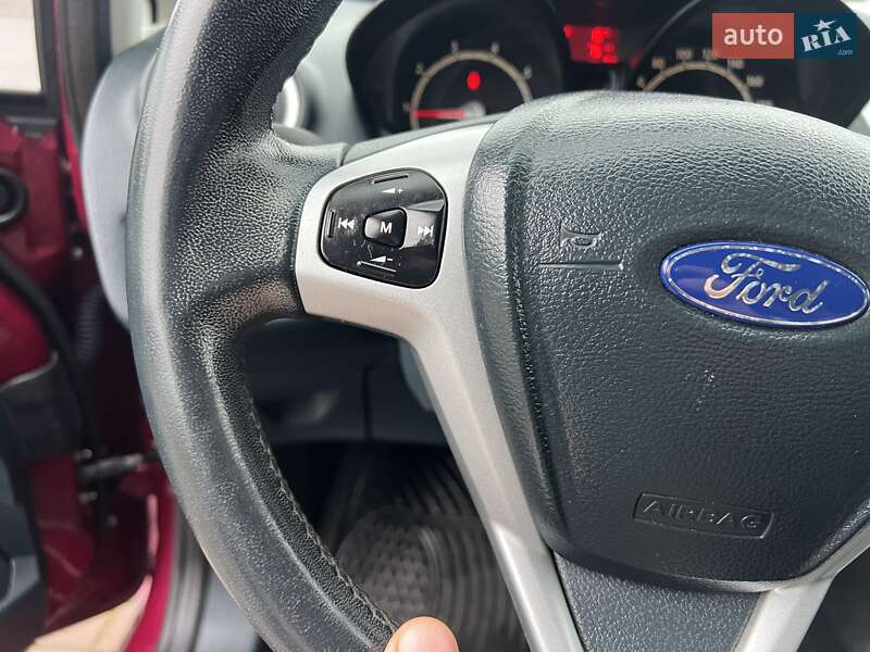 Хетчбек Ford Fiesta 2011 в Києві