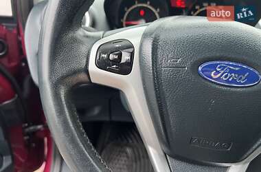 Хетчбек Ford Fiesta 2011 в 