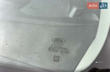 Хетчбек Ford Fiesta 2011 в 