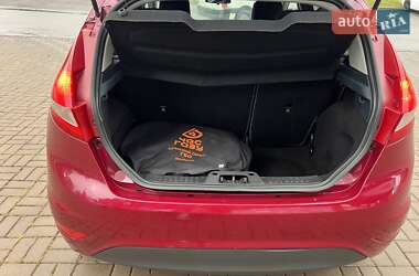 Хетчбек Ford Fiesta 2011 в 